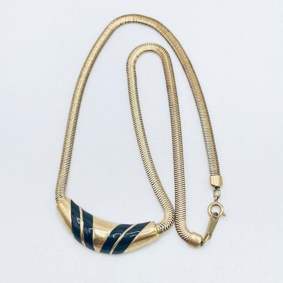 Rare 1980s AVON Crescent Necklace - 16 inch Avon chain - Gold and Black Necklace - Picture 3 of 9